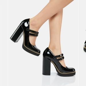 Black patent Mary Jane’s with Velcro close. Steve Madden 2022